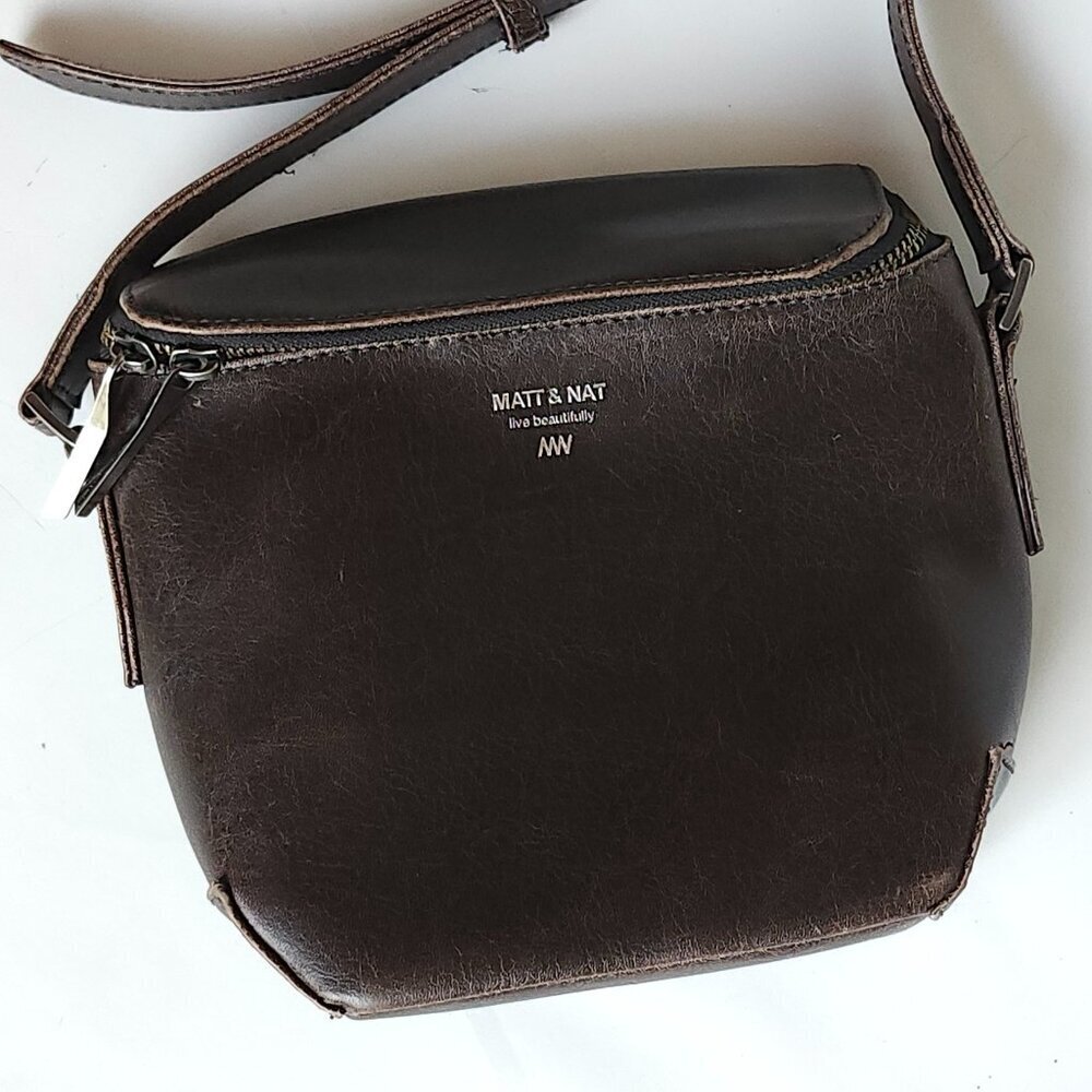 MATT & Nat Crossbody Bag Vegan Leather Brown Live Beautifully FUN SHAPE